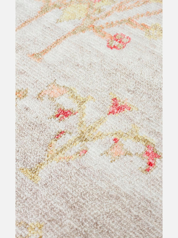 Oushak Carnaval %100 Naturel Kolay Temizlenir El Emeğiyle Üretilen TENCEL™ Modern Uşak Halısı 08 BEIGE AUTUMN - Carpetdocia